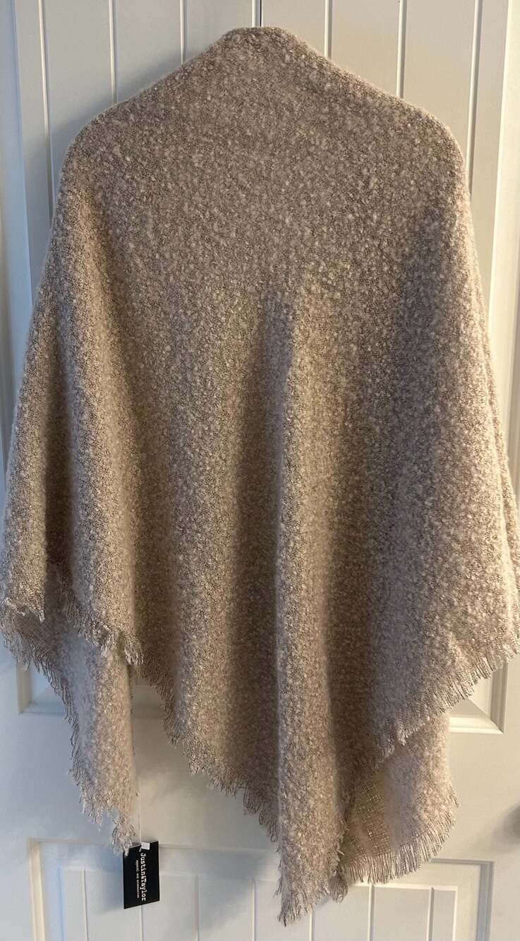 Justin & Taylor Beige Boucle Knit Fringed Wrap Shawl Poncho - Picture 3 of 5